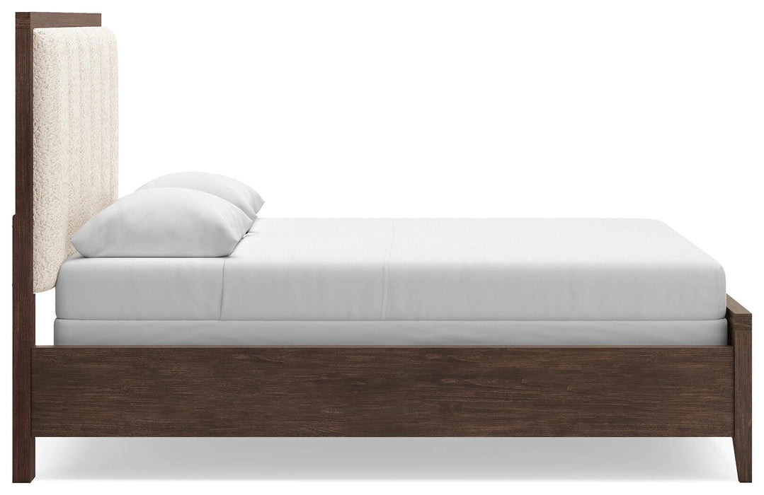 Westonfort Upholstered Panel Bed