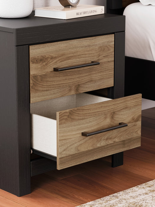 Vertani Full Panel Bed with Mirrored Dresser, Chest and 2 Nightstands