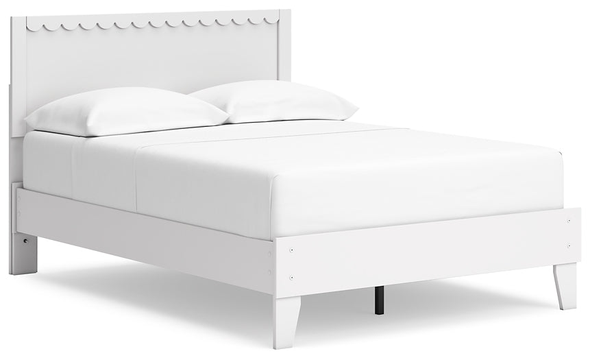 Hallityn Full Panel Platform Bed with Dresser