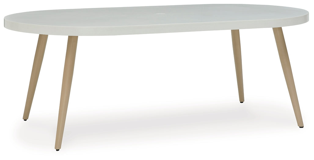 Seton Creek Oval Dining Table w/UMB OPT